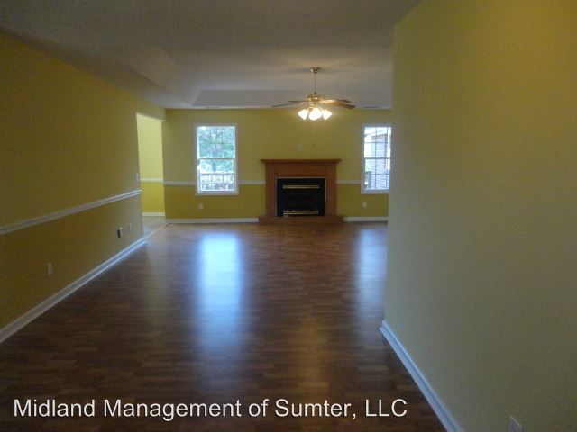 Building Photo - 945 Muirfield Ct