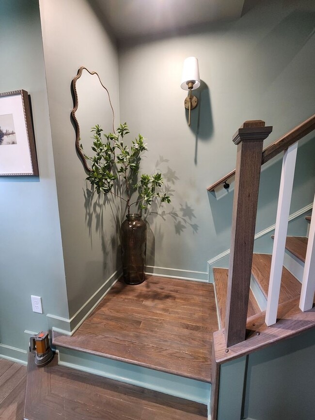 Foto del edificio - 3 Story Townhome near Concord Mills