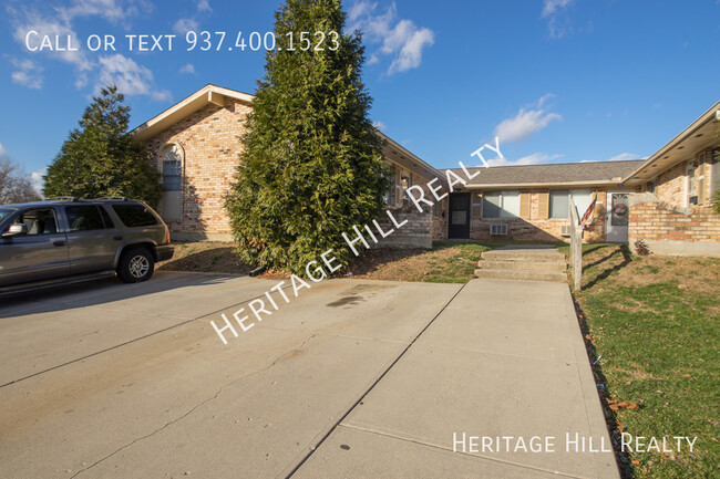 Building Photo - Updated 1 Level 2 Bedroom, 1 Bath Apartmen...