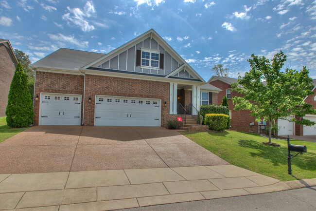Building Photo - 1113 Camden Cir