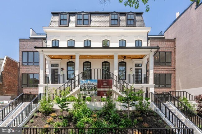 Building Photo - 733 Euclid St NW