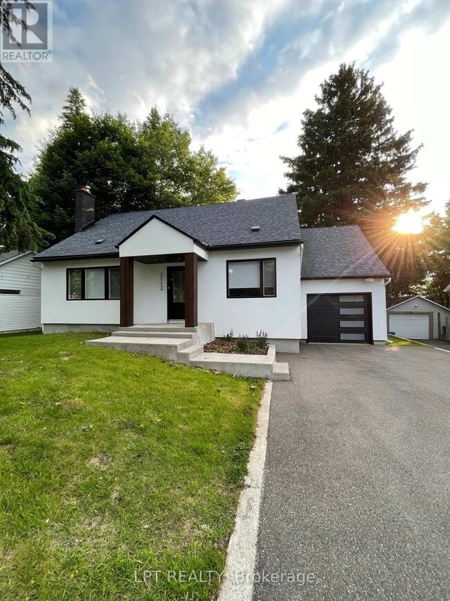 Building Photo - 2112 Alta Vista Dr