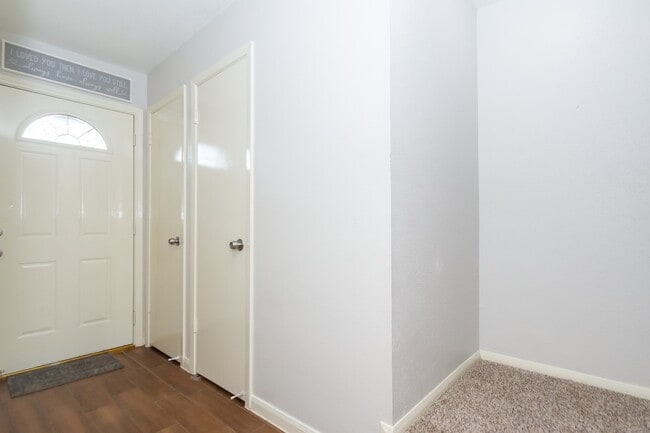 Building Photo - 7950 Grove Ridge Dr