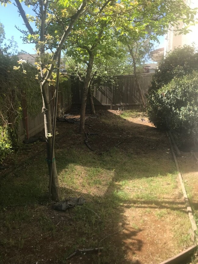 Foto del edificio - 4 Bed | 3 Bath | 2658 SF |Two Story | 3 car garage home | Tenant pays $200 for WS&G