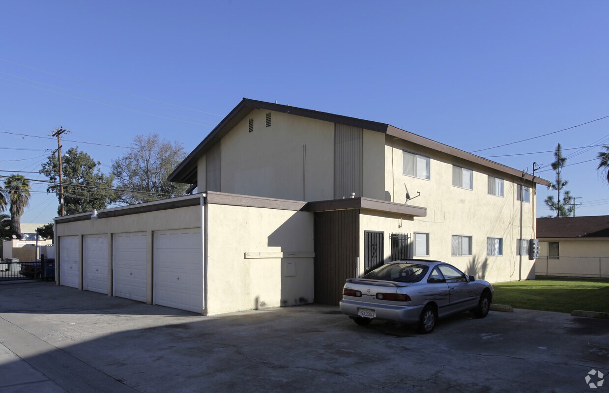 Building Photo - 7642-7656 9th St
