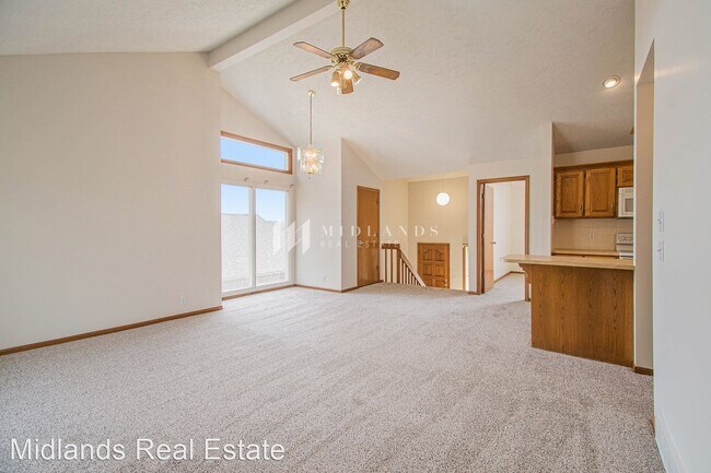 Building Photo - 3 br, 3 bath House - 5574 Walnut Street