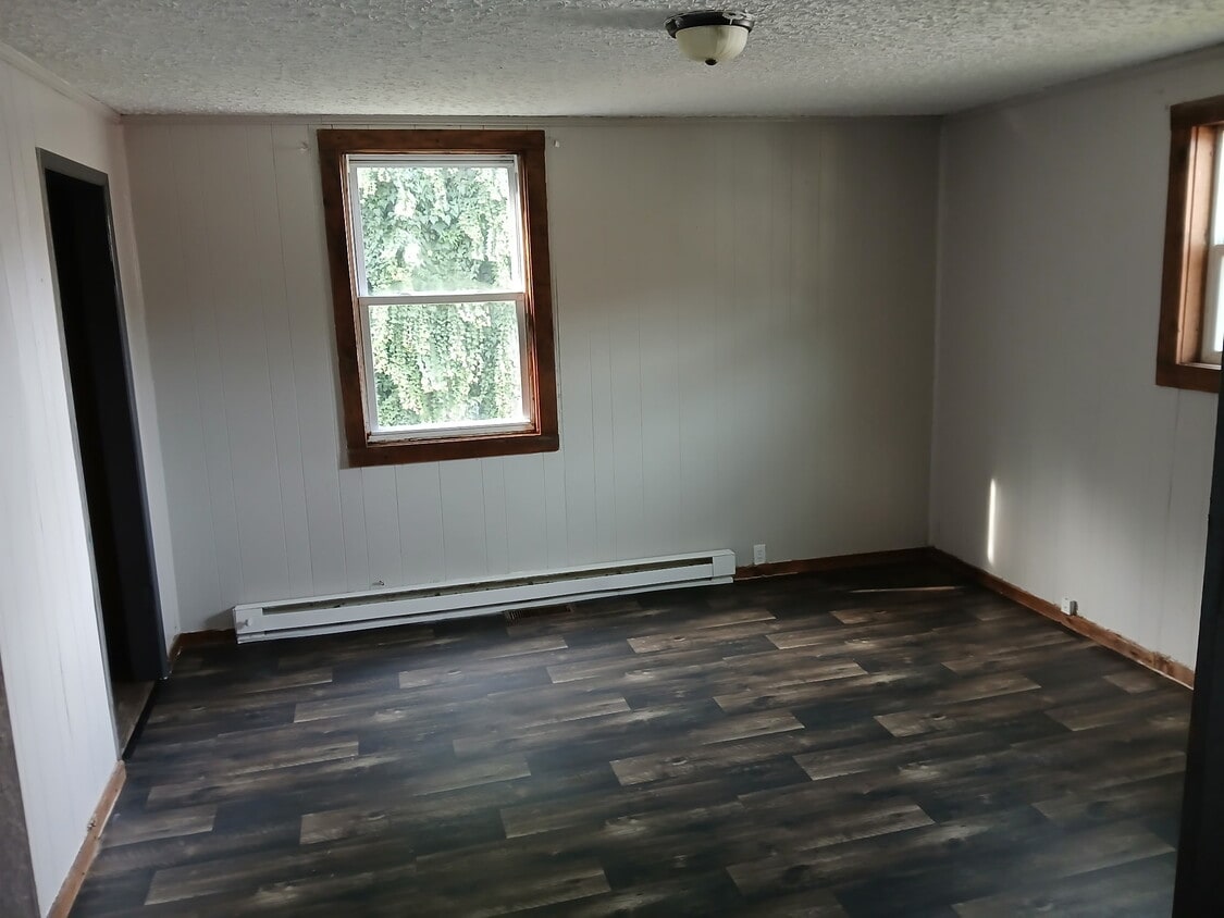 Building Photo - 124 Brown St