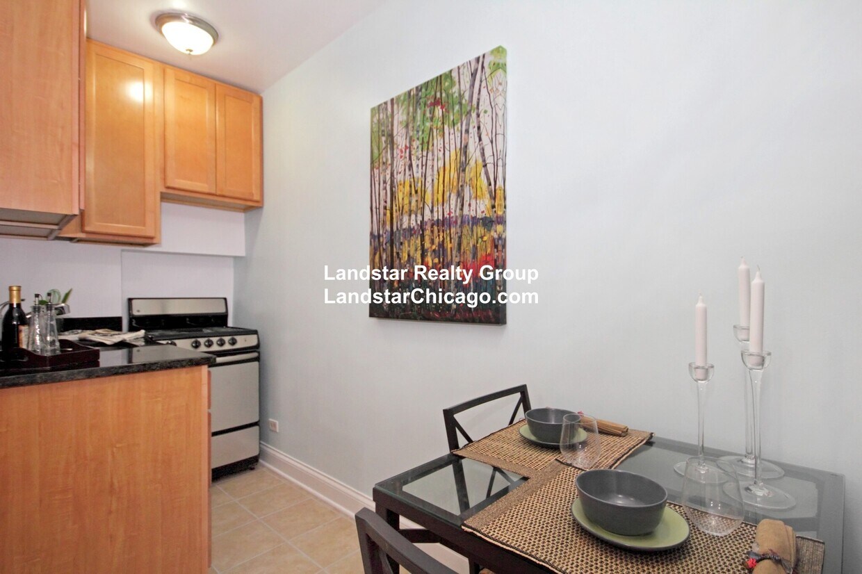 Primary Photo - 1332 W Hood Ave