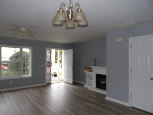 Foto del edificio - 4128 Horseshoe Rd N