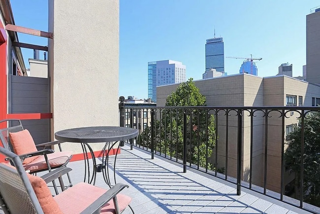 Photo - 120 Norway St House