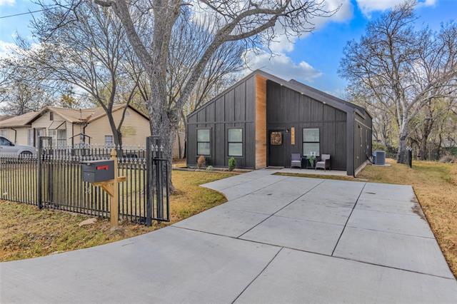 Building Photo - 1900 Rosemary