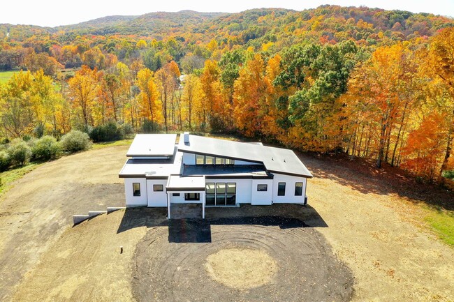 Building Photo - 25 Pleasant Ridge Rd