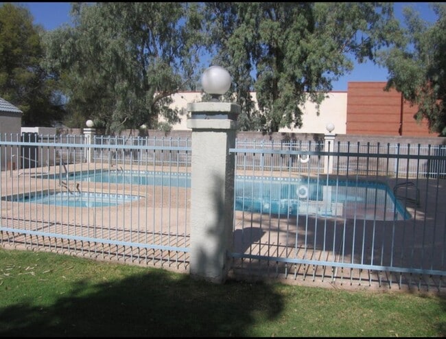 Photo - 3716 E. University Dr. Unit 2015 - 3716 E. University Dr. Apartment