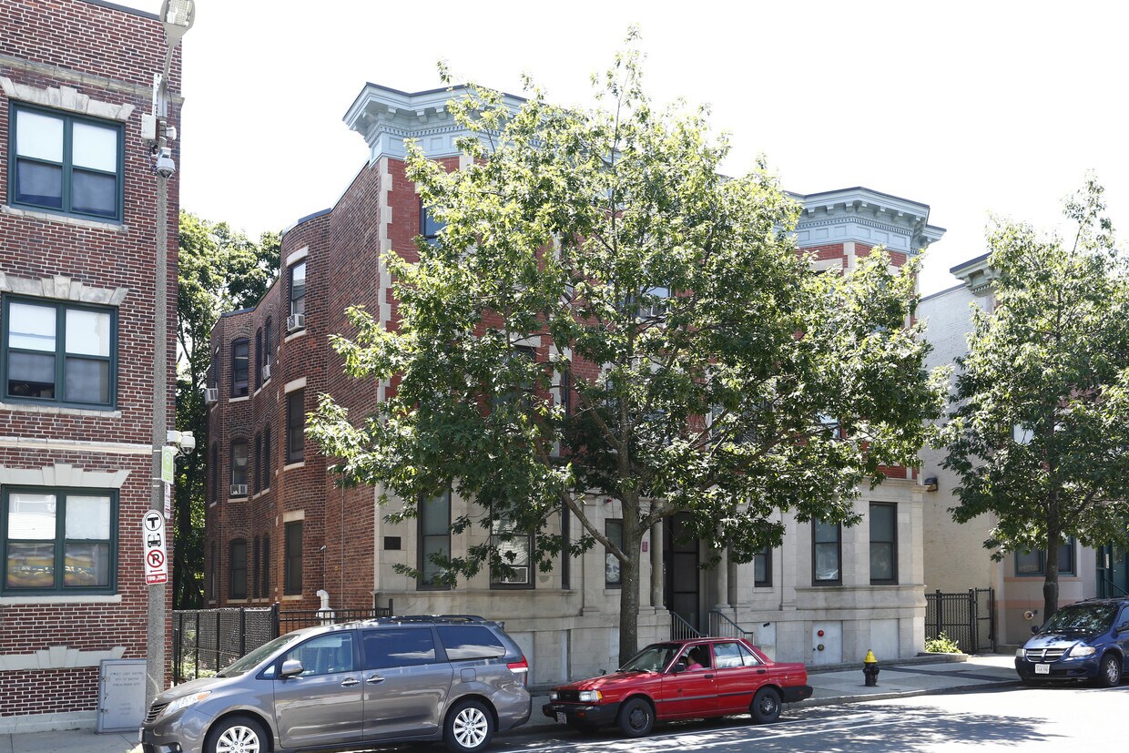 Building Photo - 217-219 Columbia Rd