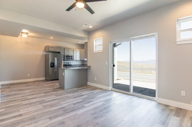 Foto del edificio - 2300 Deerfield Ln