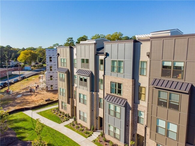 Building Photo - 2614 Lassen Walk