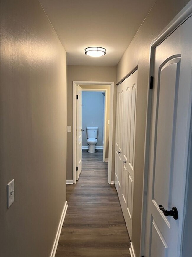 Foto del edificio - 1700 Light Road