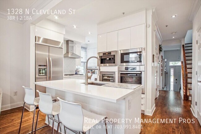 Foto del edificio - 1328 N Cleveland St