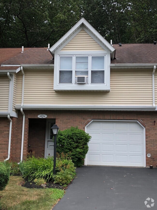 Building Photo - 4036 Chaucer Pl