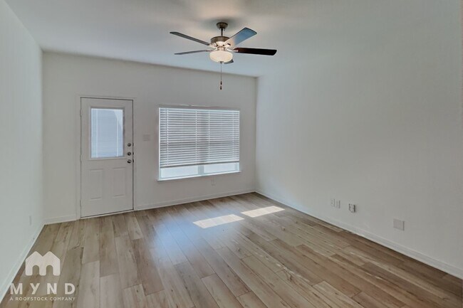 Foto del edificio - 10846 Emerick St