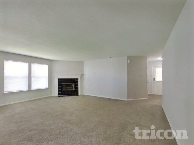 Building Photo - 5753 N Jamestown Dr