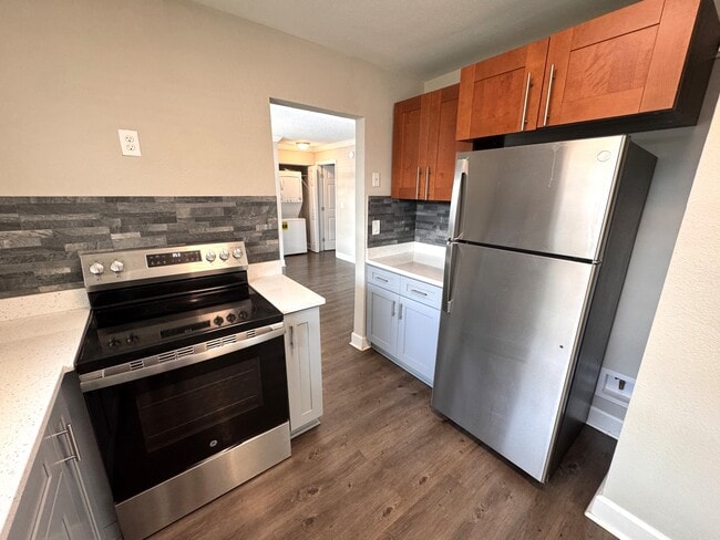 Building Photo - 2536 Woodgate Blvd