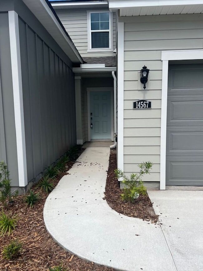 Building Photo - 14567 Macadamia Ln