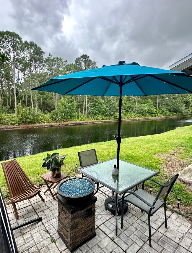 Foto del edificio - 251 Orange Grove Dr