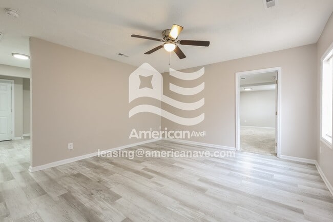 Building Photo - 614 S Depot St