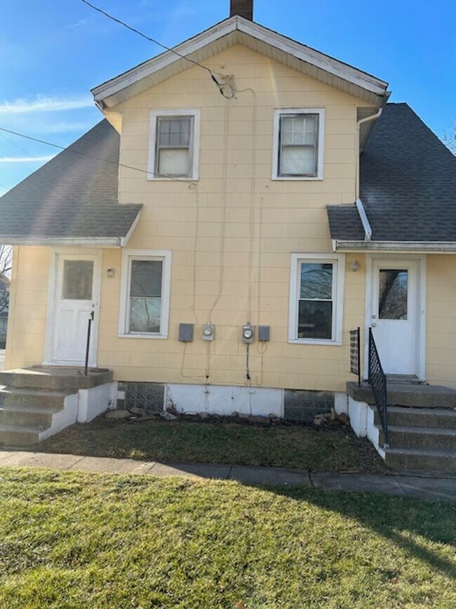 Building Photo - 1682-1684 Hearthstone Dr.