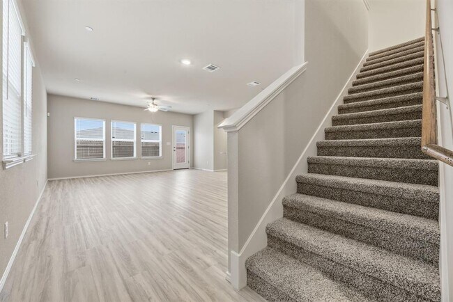 Building Photo - 12809 Village Spun Plz