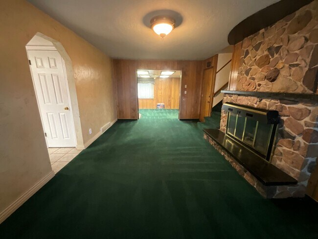 Building Photo - 5859 S 3500 W