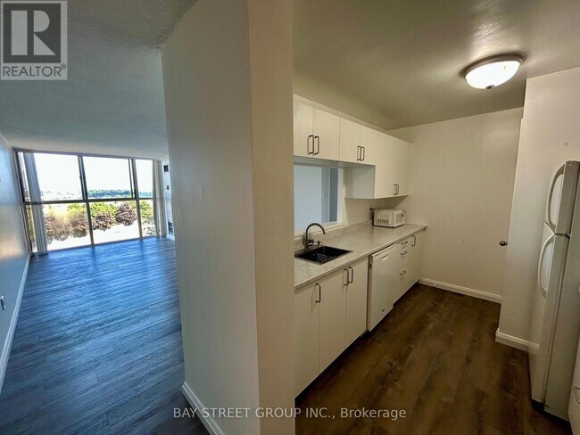 Building Photo - 4205-4205 Shipp Dr