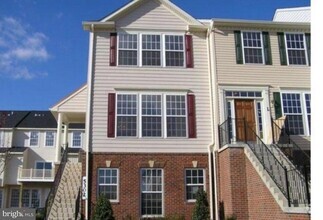 Building Photo - 5302 M Talladega Court Unit 201