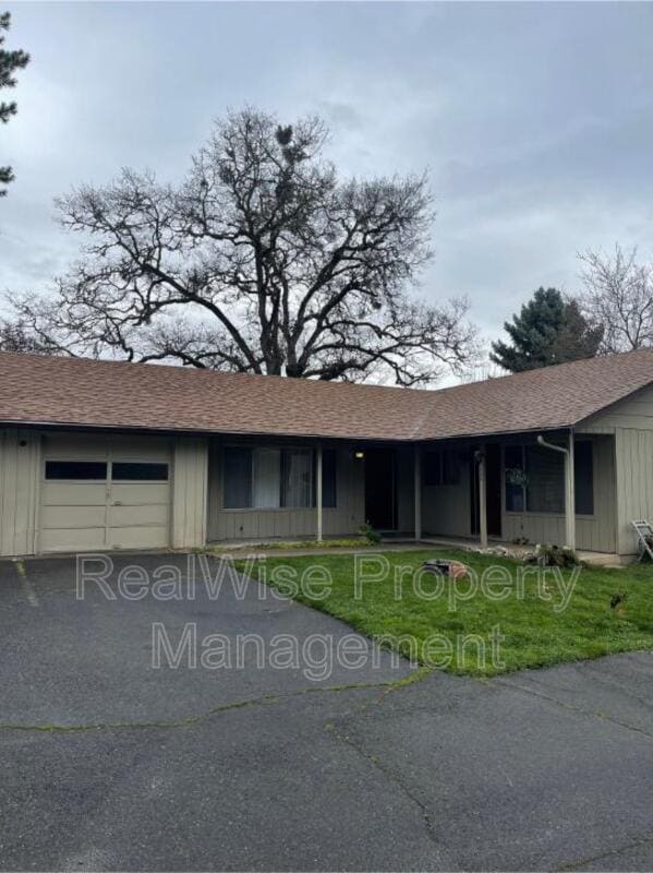 Building Photo - 1229 NW Highland Ave