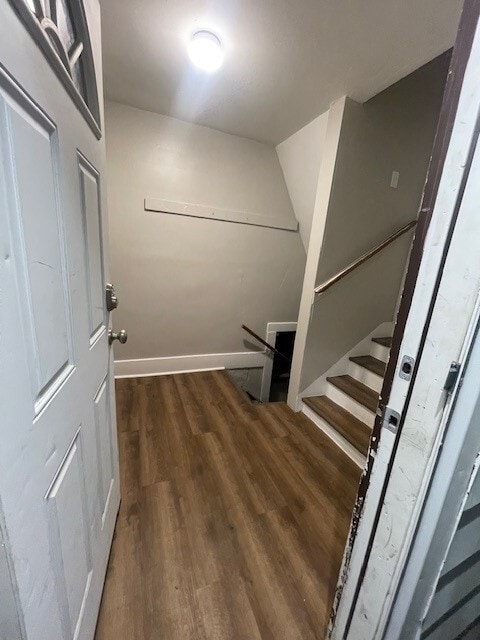 Building Photo - 1044 Plymouth Ave S