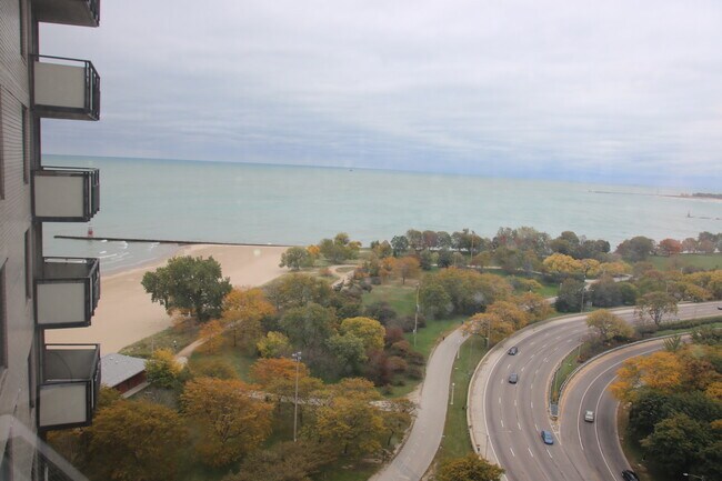Foto del edificio - 5701 N Sheridan Rd
