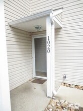 Building Photo - 1020 Pebblewood Dr