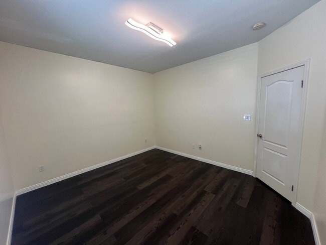 Foto del edificio - 10818 Cypress Falls Ave