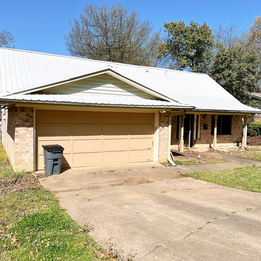 1040 29th St SE, Paris, TX 75460 House Rental in Paris, TX