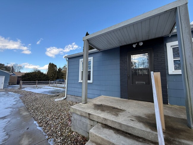 Building Photo - Single Family Home Northwest School District