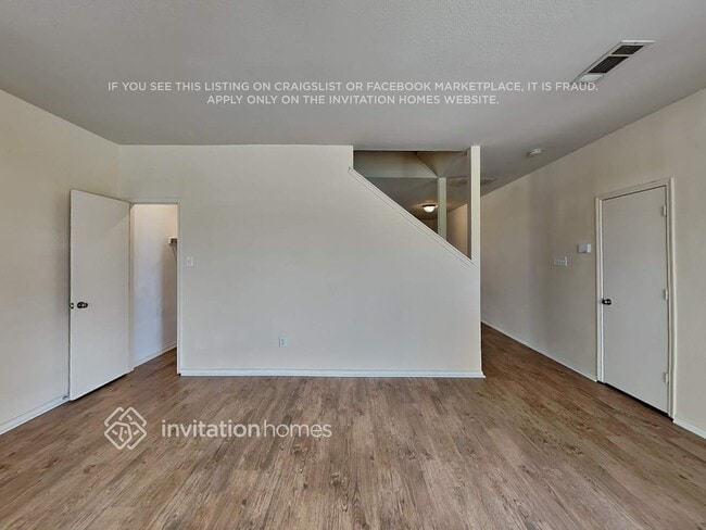 Foto del edificio - 13001 Fencerow Rd