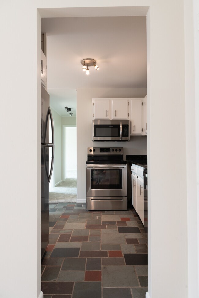 Building Photo - Condo