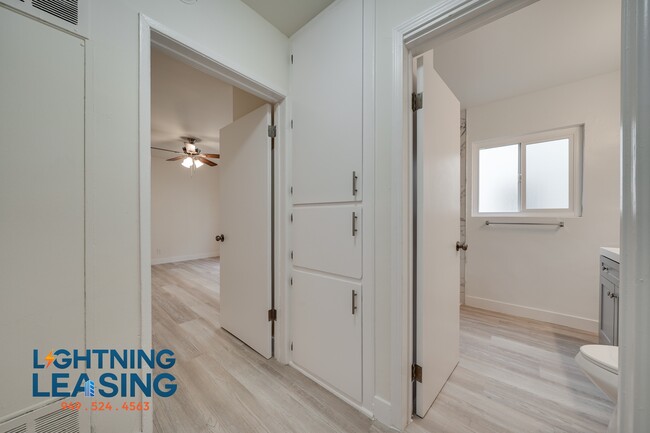 Building Photo - 922-925 Normandie Ave