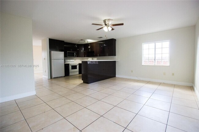 Building Photo - 15650 NW 39th Ct