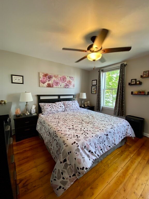 Foto del edificio - 421 E 3rd St