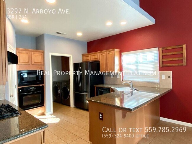 Foto del edificio - $2,195 3 Bedroom Home- Temperance and Shields