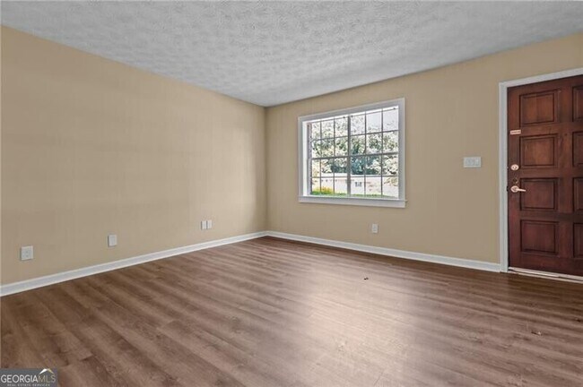 Building Photo - 392 Northdale Ct