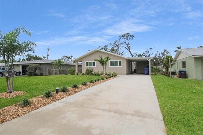 Building Photo - 5824 Wildwood Ave