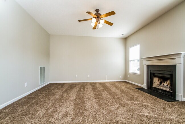 Building Photo - 7424 Maggie Dr